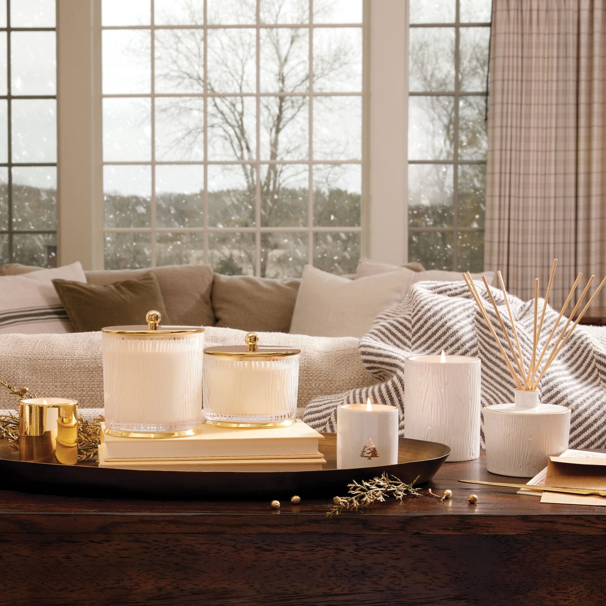Frasier Fir? Large Frosted Wood Grain Candle - Image 3