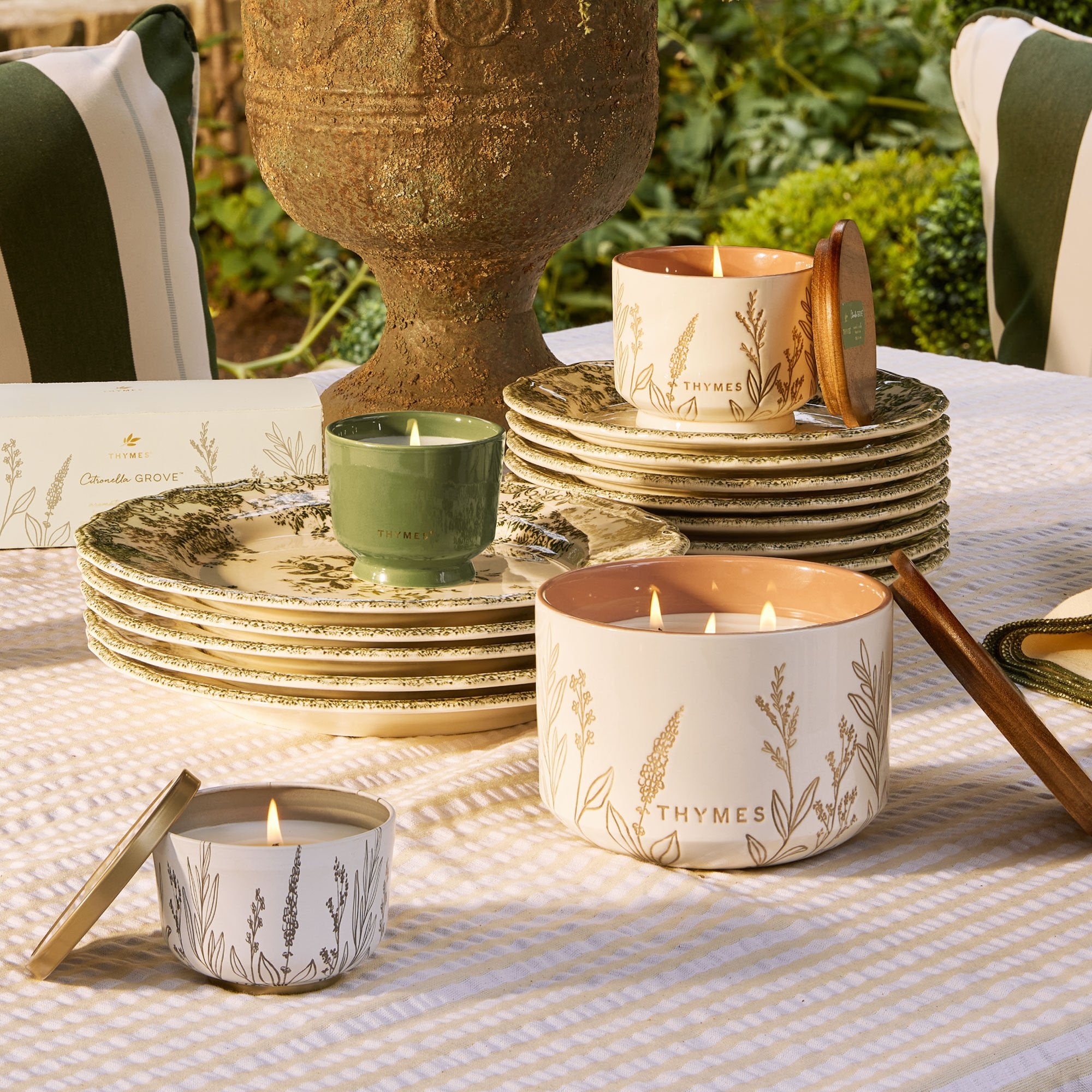 Outdoor Oasis Citronella Grove Poured Candle Tin with Gold Lid - Image 4