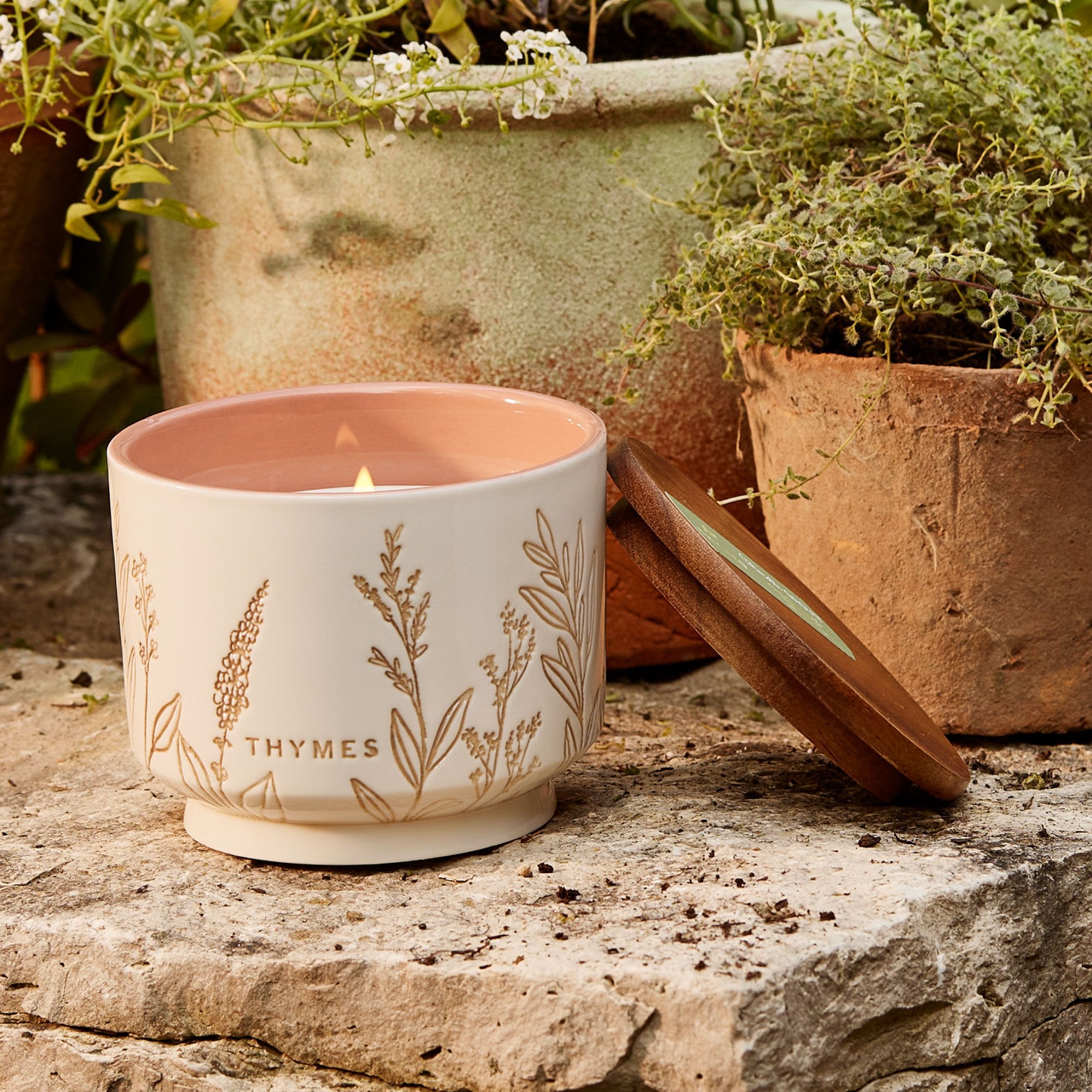Outdoor Oasis Citronella Grove Medium Candle - Image 3